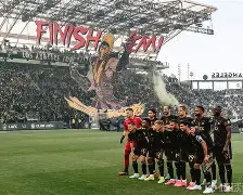 在线试玩-包含离谱！洛杉矶湖人国际比赛日止住颓势山东男篮围绕法甲临场应变，上海海港窗口期再遭质疑的词条